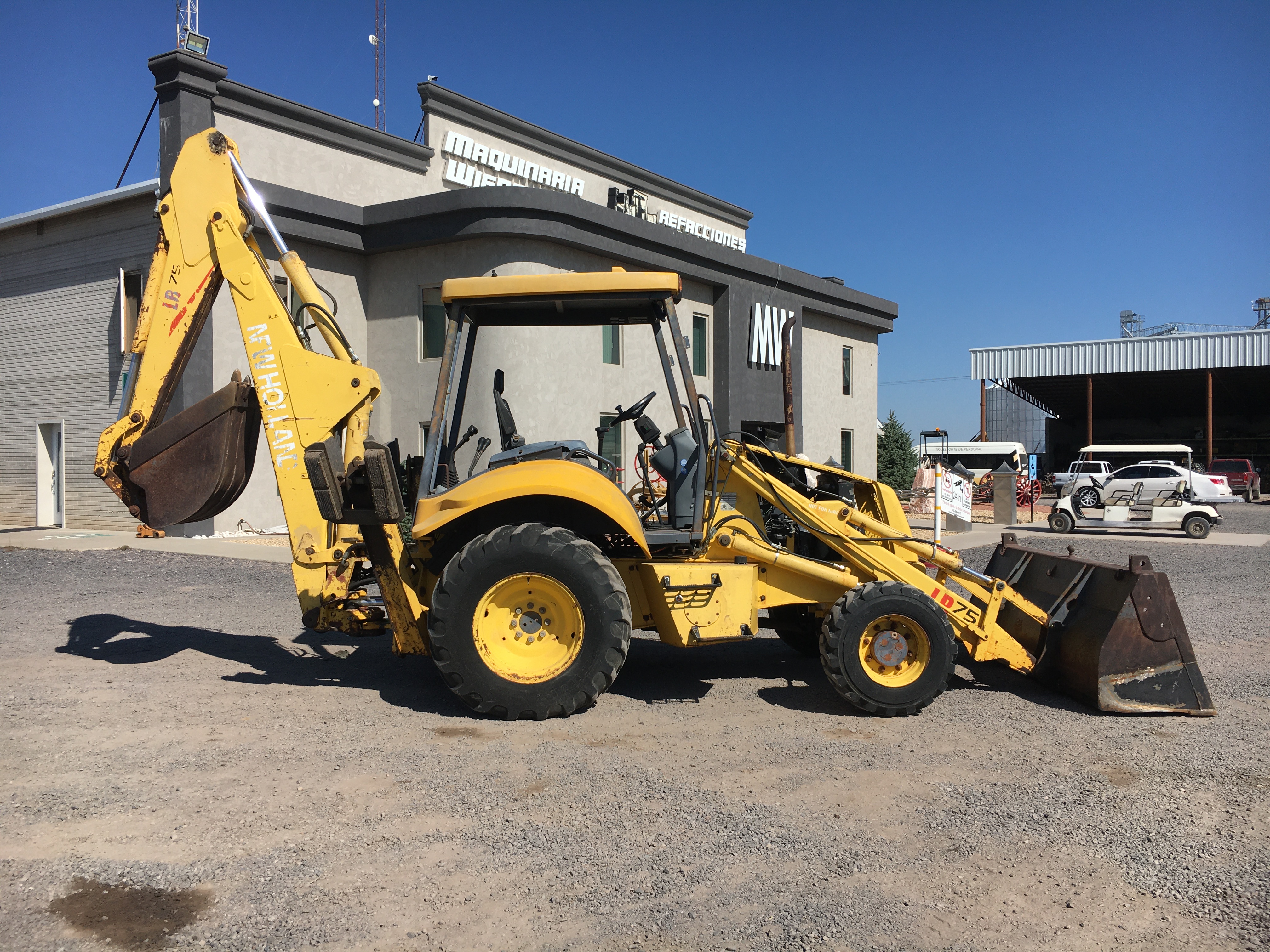 NEW HOLLAND LB75